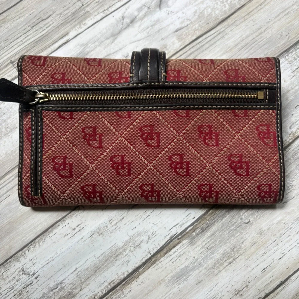 Dooney & Bourke brand dooney